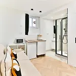 Small Air-Conditioned Studio - Pereire