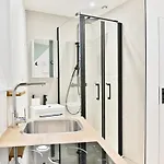 Small Air-Conditioned Studio - Pereire