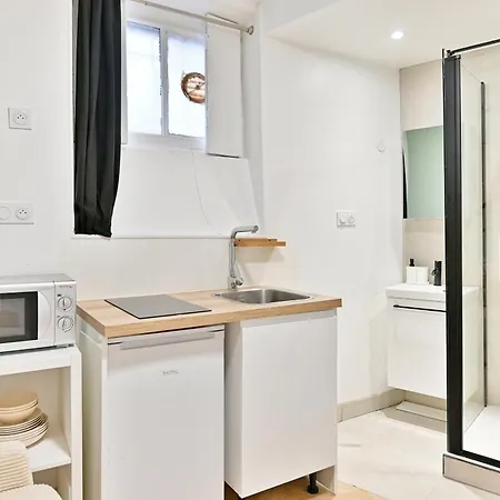 Small Air-conditioned - Pereire Apartment *