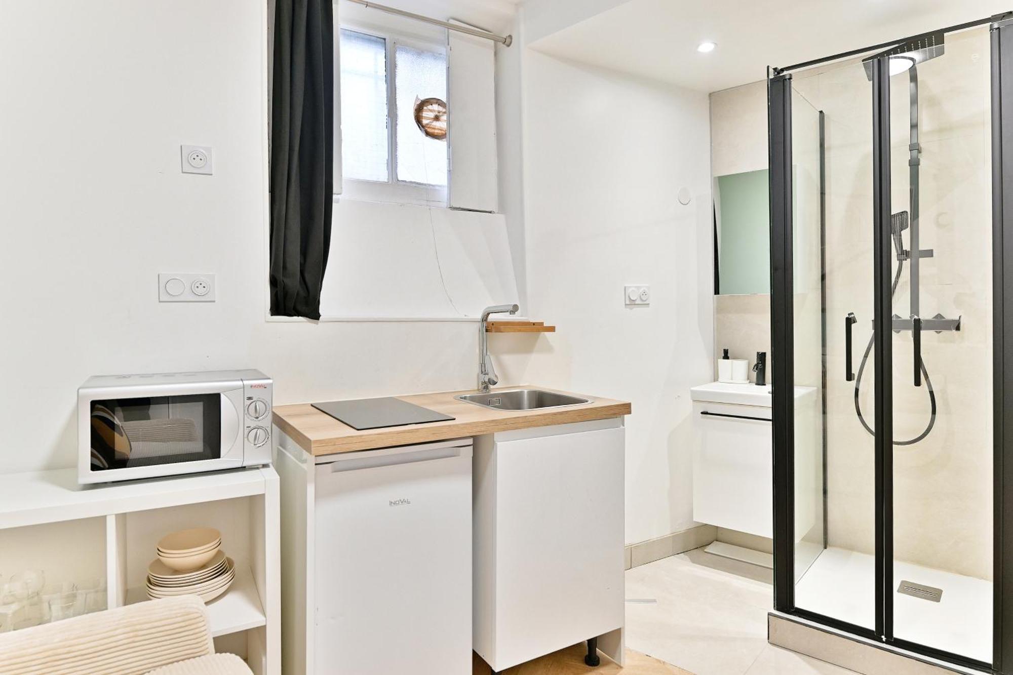 Small Air-conditioned - Pereire Apartment *